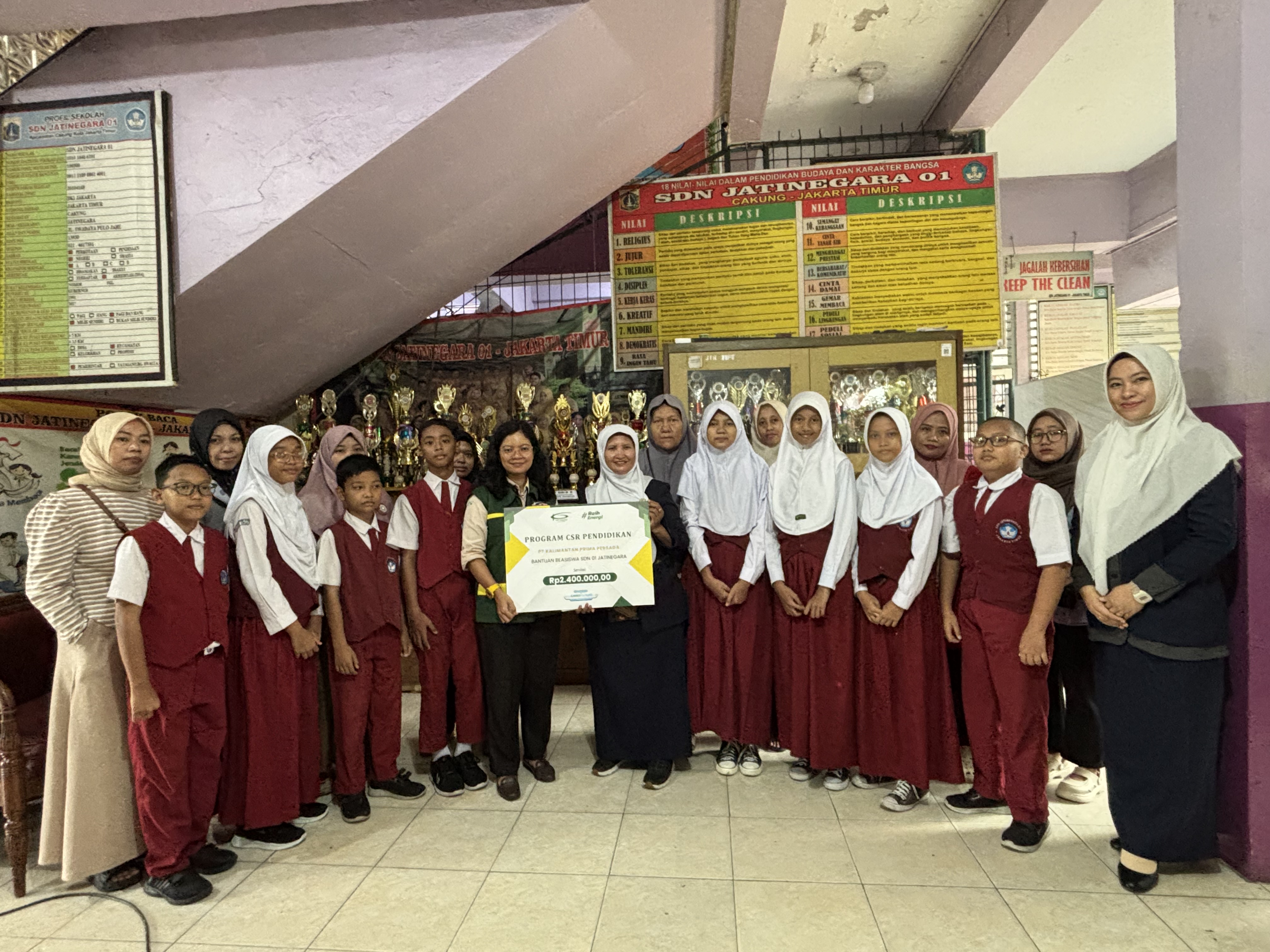 Menyambung Asa Para Siswa, KPP Mining Berikan Beasiswa untuk Murid Sekolah Dasar